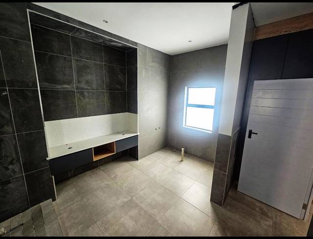 3 BEDROOM HOUSE FOR SALE IN SIX FOUNTAINS RESIDENTIAL ESTATE